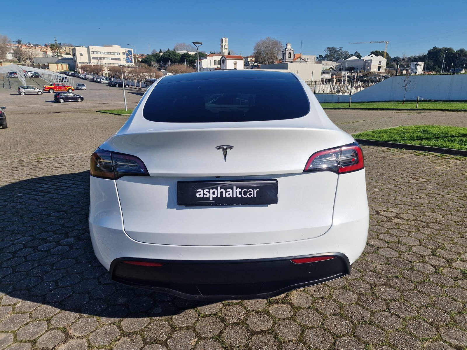 TESLA MODEL Y - LONG RANGE DUAL MOTOR AWD - Image 3