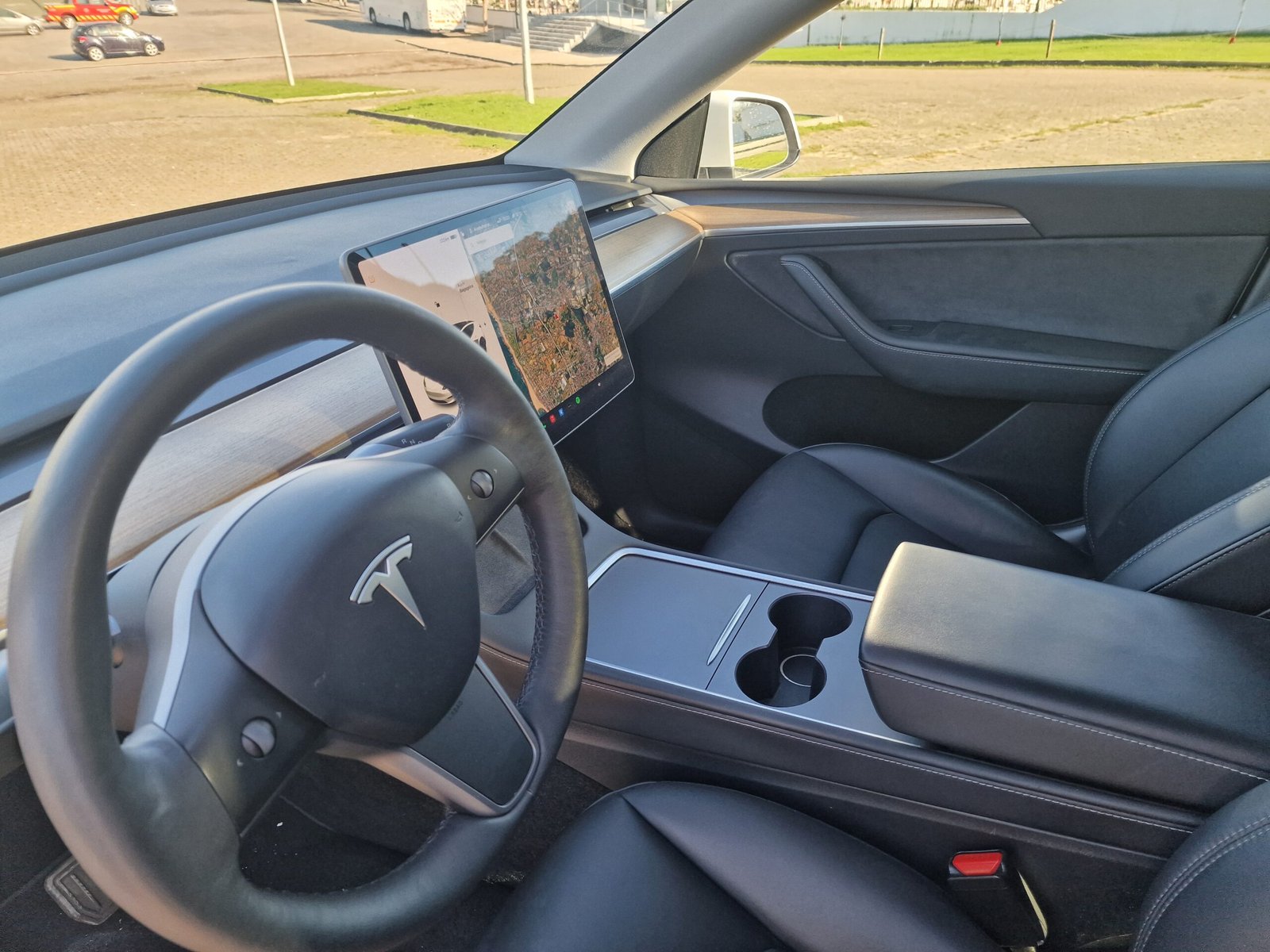 TESLA MODEL Y - LONG RANGE DUAL MOTOR AWD - Image 8