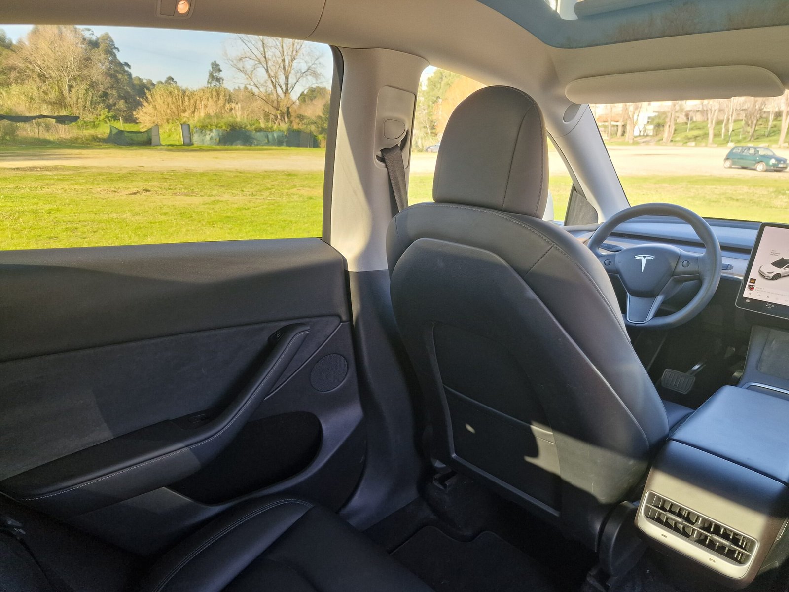 TESLA MODEL Y - LONG RANGE DUAL MOTOR AWD - Image 12