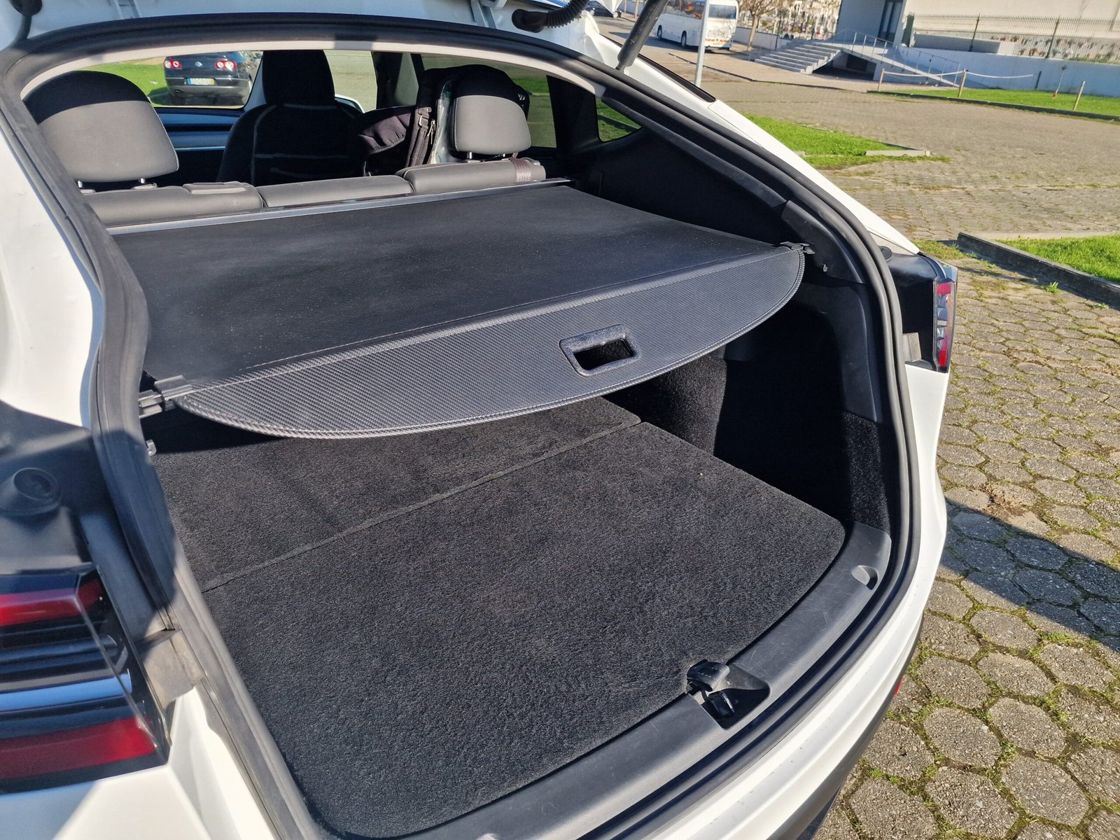 TESLA MODEL Y - LONG RANGE DUAL MOTOR AWD - Image 14