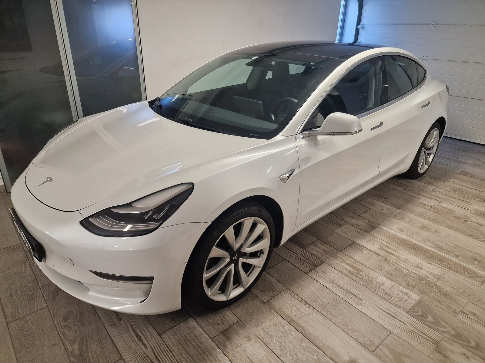 TESLA MODEL 3 - LONG RANGE DUAL MOTOR AWD
