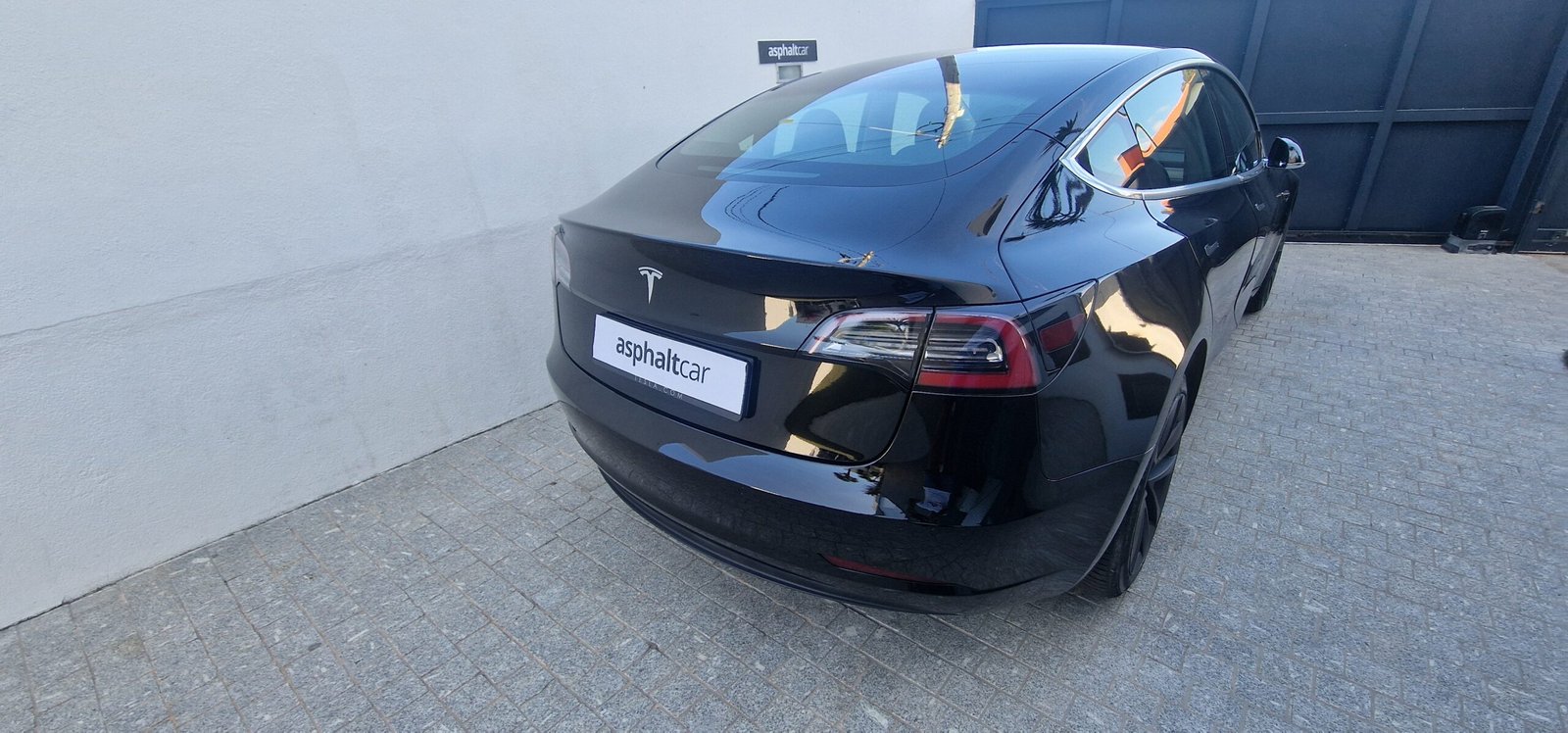 Tesla Model 3 Standard Range Plus - Image 2