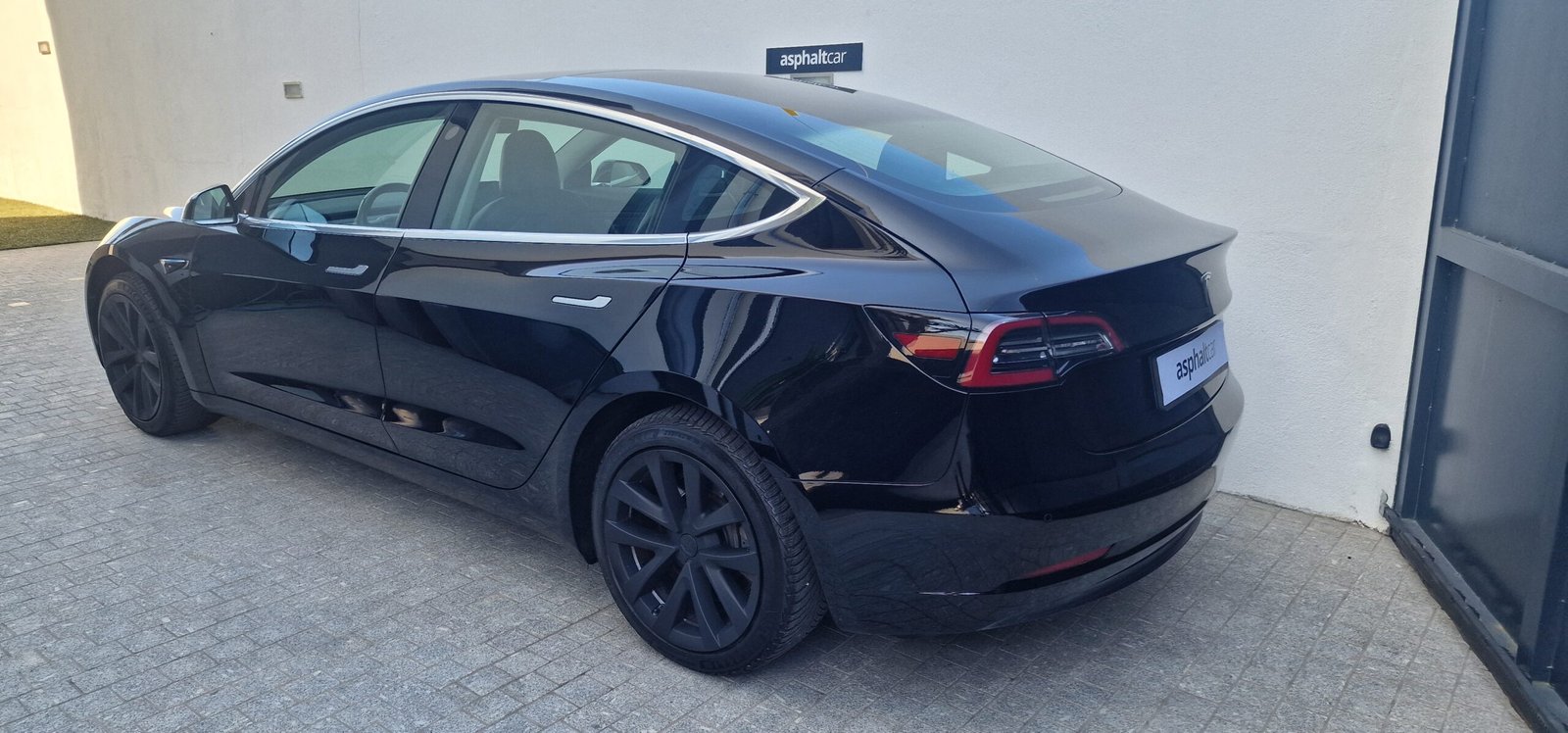 Tesla Model 3 Standard Range Plus - Image 18