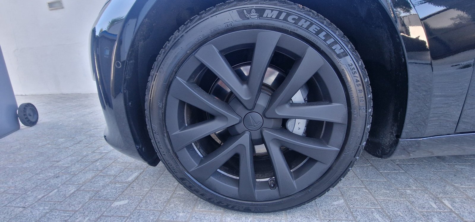 Tesla Model 3 Standard Range Plus - Image 9