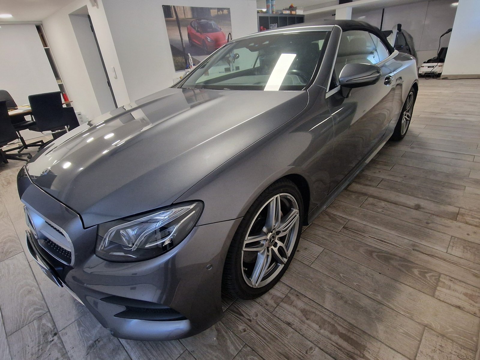 Mercedes-Benz E 220 d AMG Line Cabrio - Image 9