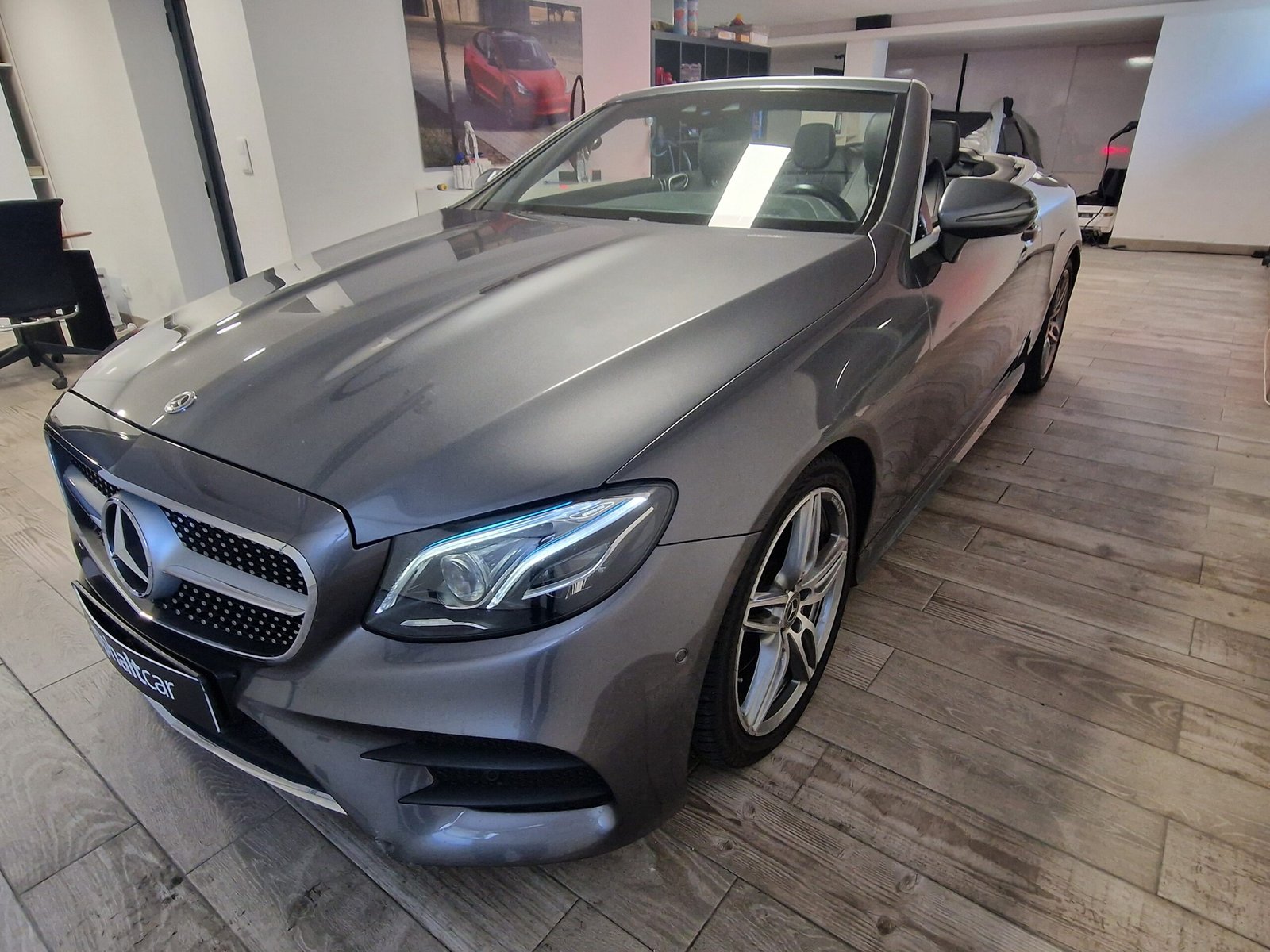 Mercedes-Benz E 220 d AMG Line Cabrio - Image 2