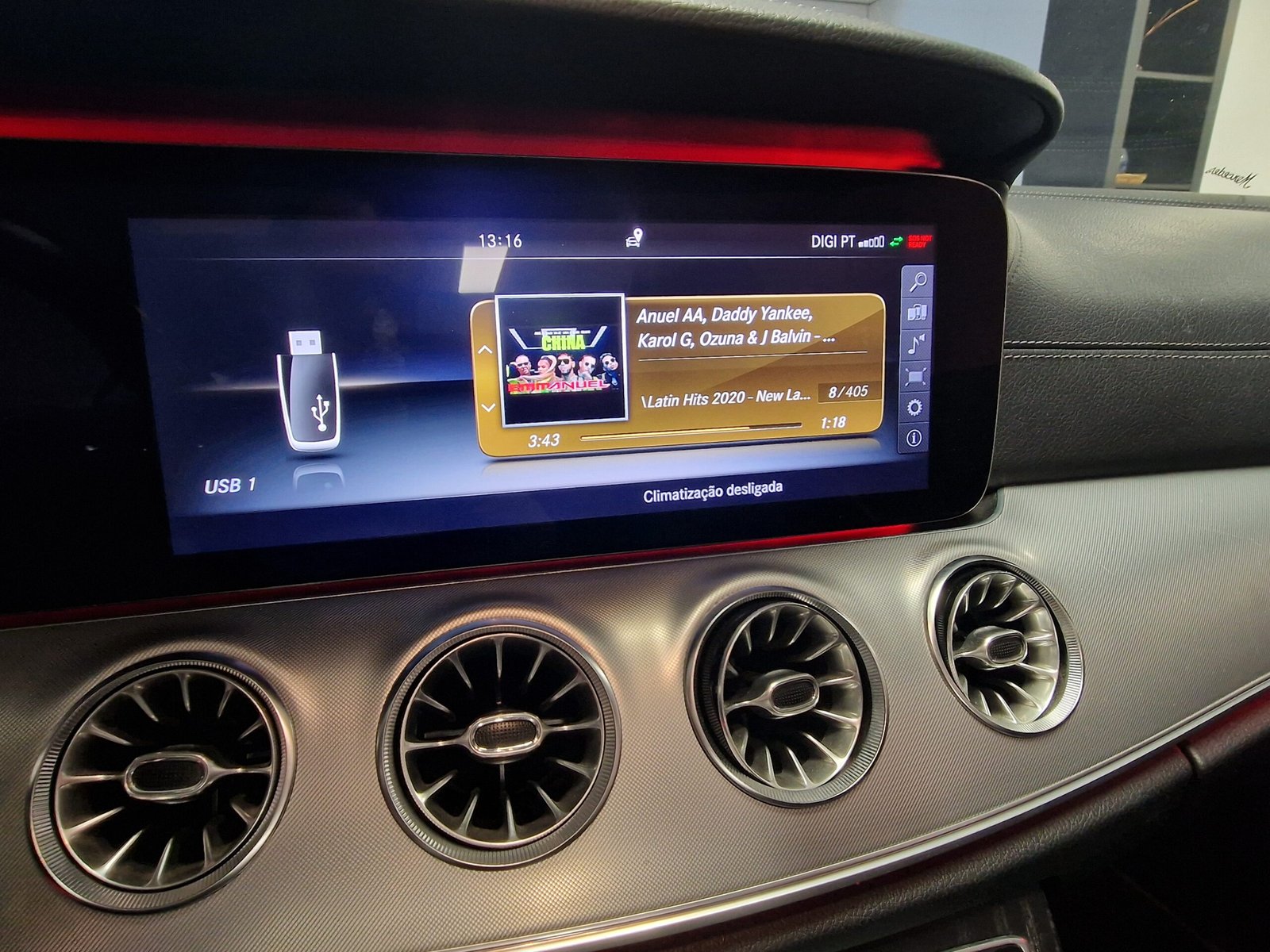 Mercedes-Benz E 220 d AMG Line Cabrio - Image 14