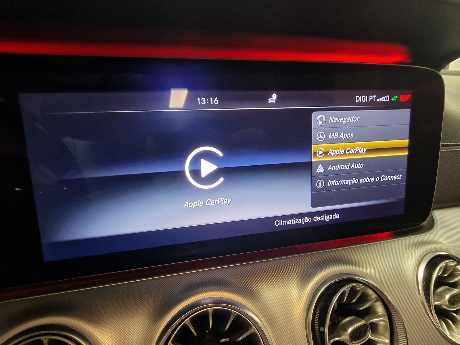 Mercedes-Benz E 220 d AMG Line Cabrio - Image 12